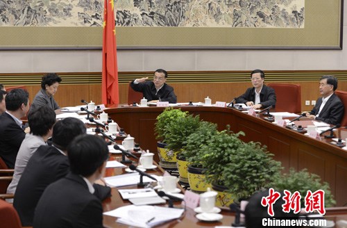 李克强:站稳脚跟着眼升级,打造中国经济升级版